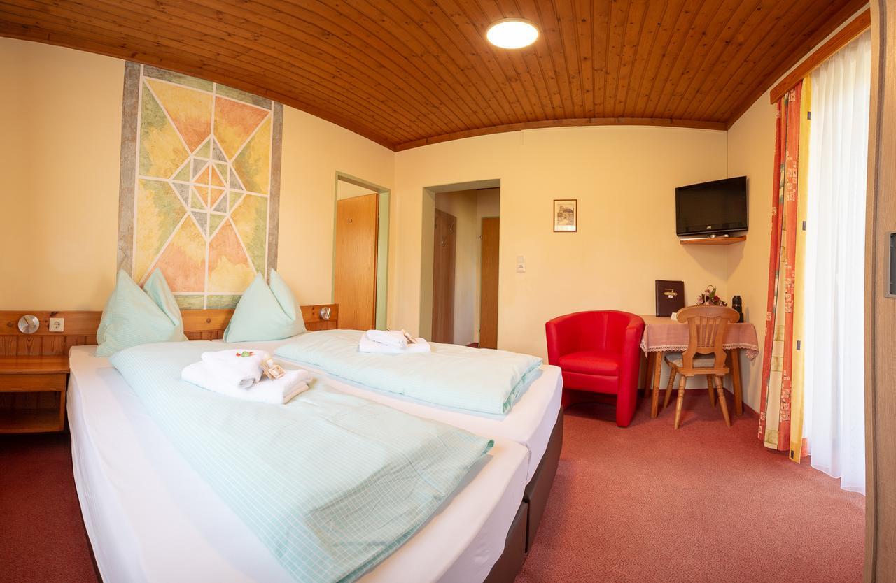 Hotel Landhof Simeter Gmbh ชปิททาลอันแดร์เดรา ภายนอก รูปภาพ