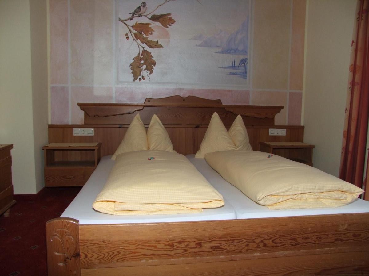 Hotel Landhof Simeter Gmbh ชปิททาลอันแดร์เดรา ภายนอก รูปภาพ